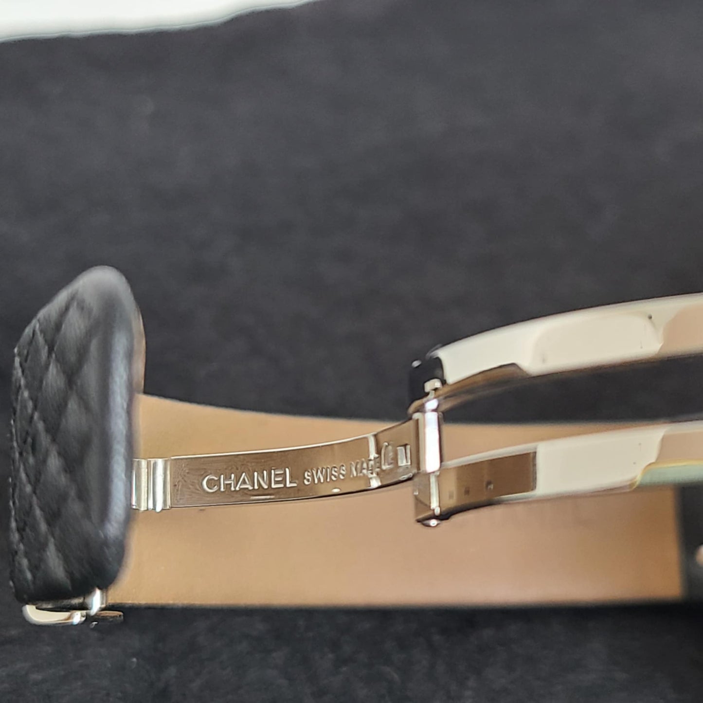 Chanel Matelasse SS Patent Leather Strap Black Dial Women's Quartz