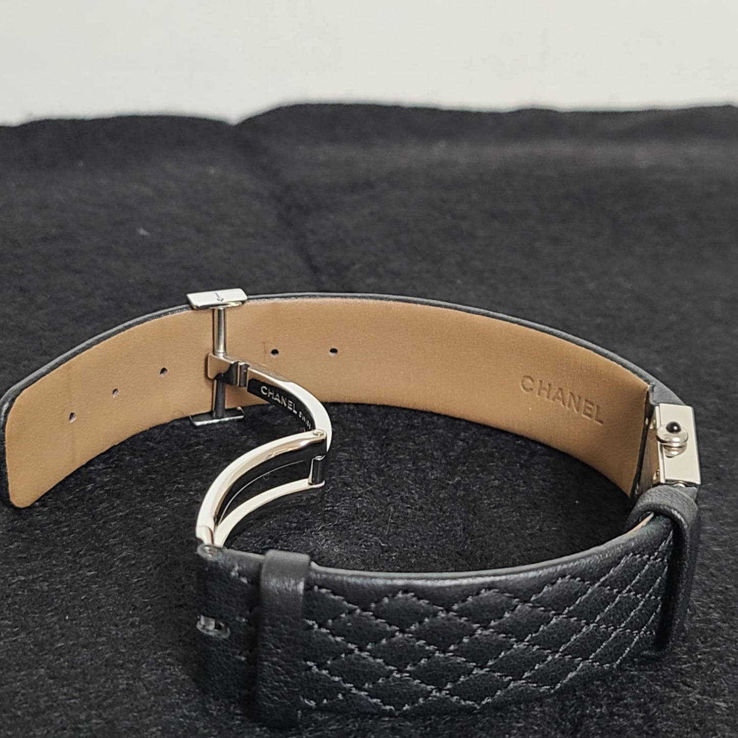 Chanel Matelasse SS Patent Leather Strap Black Dial Women's Quartz