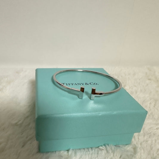 Tiffany & Co. T Wire Bangle – 18k White Gold | Luxury Bracelet