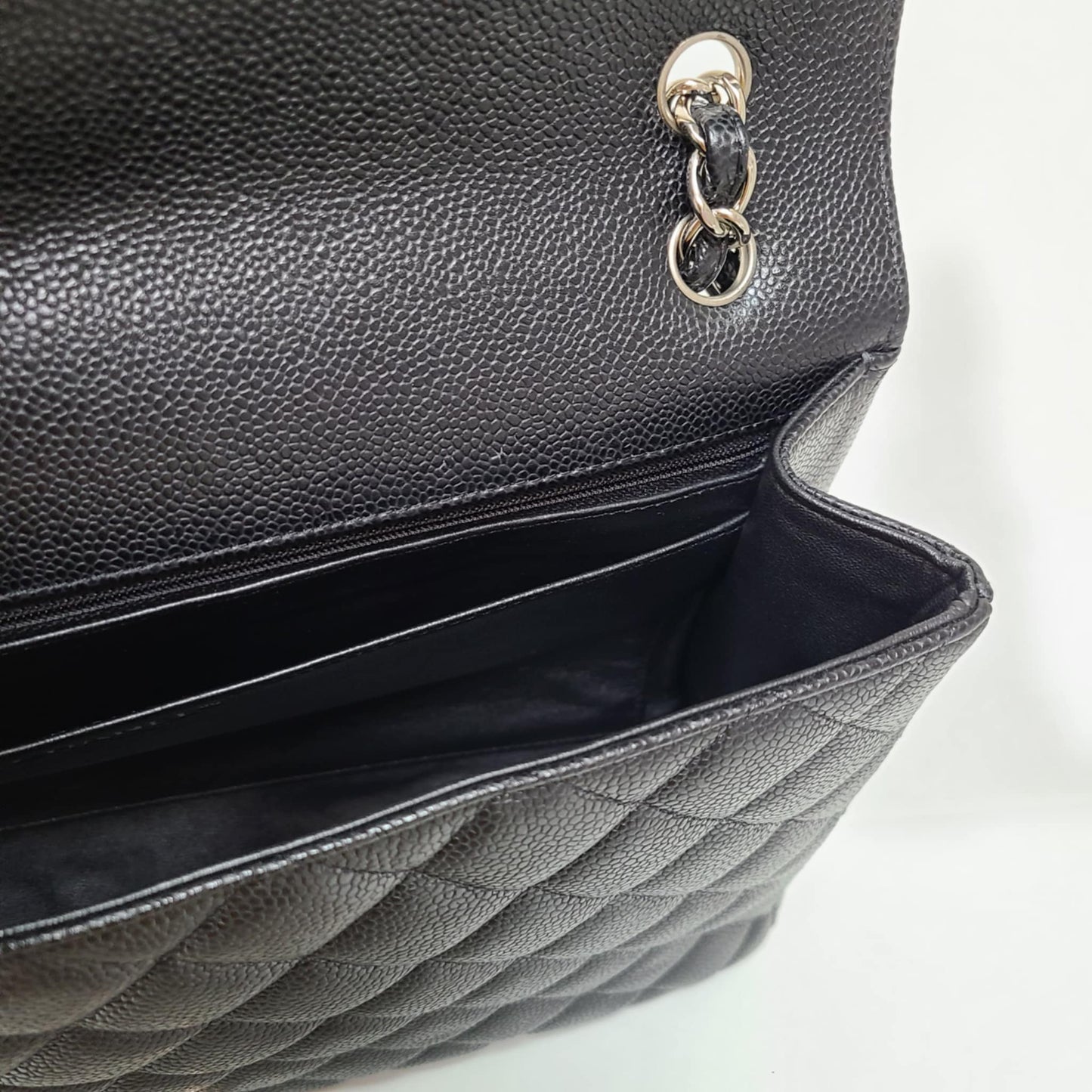 CHANEL Classic Single Flap 30 cm – Caviar Leather