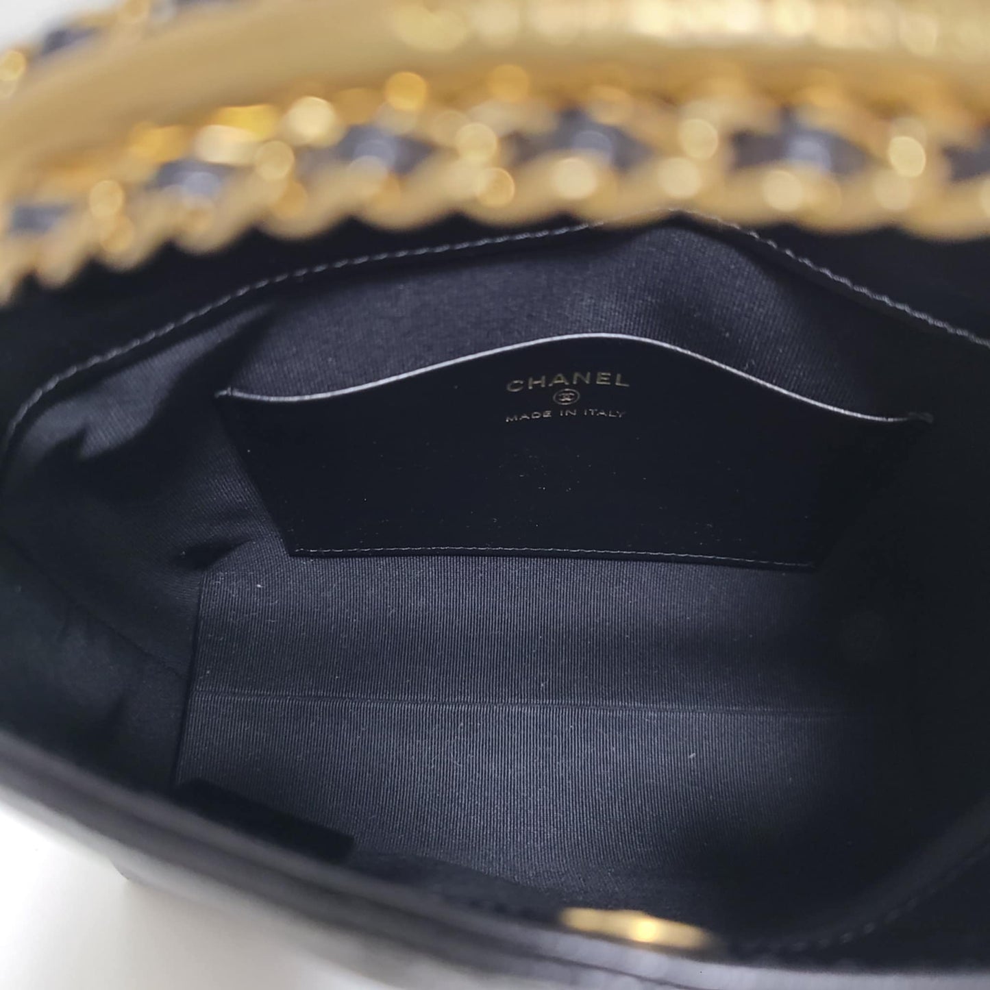 Chanel CLUTCH WITH CHAIN Grained Shiny Caviar & Gold-Tone Metal Black 2024-2025 fall-winter pre collection
