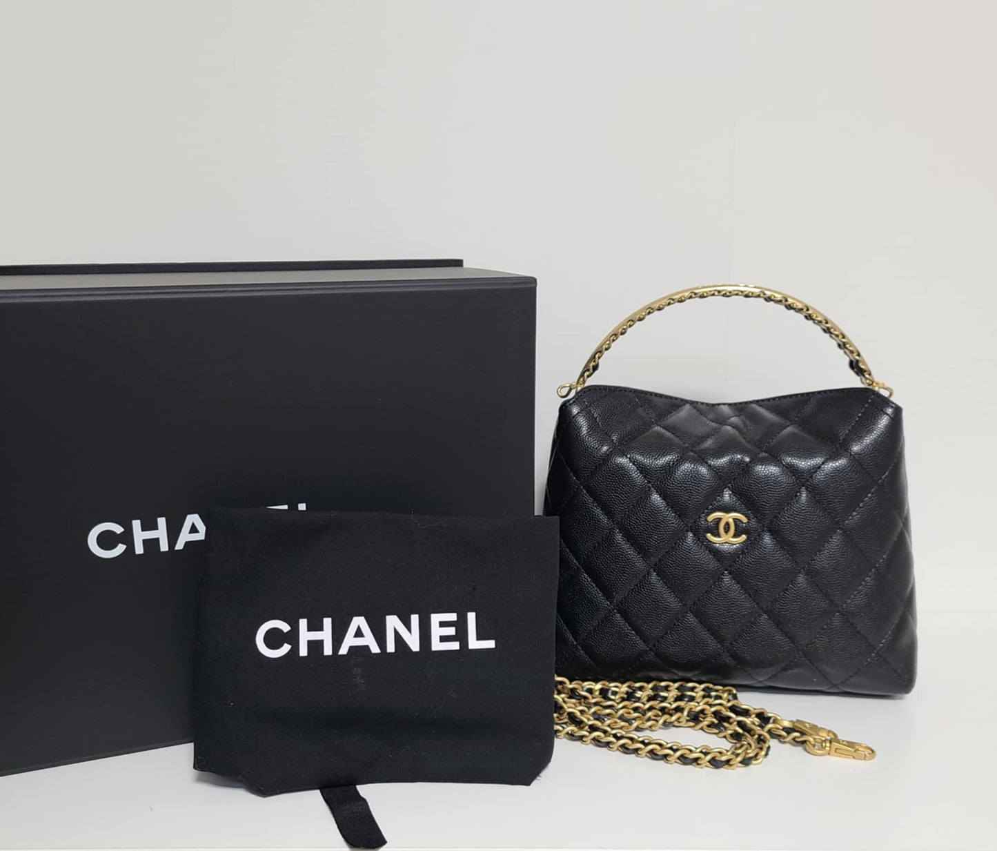 Chanel CLUTCH WITH CHAIN Grained Shiny Caviar & Gold-Tone Metal Black 2024-2025 fall-winter pre collection