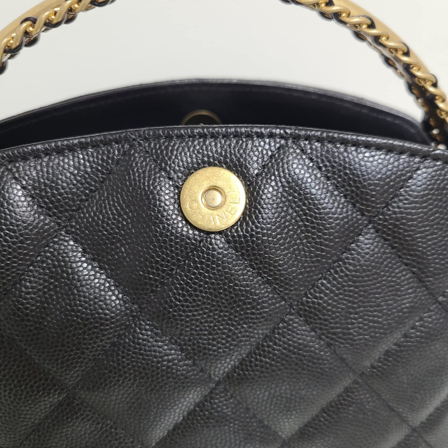 Chanel CLUTCH WITH CHAIN Grained Shiny Caviar & Gold-Tone Metal Black 2024-2025 fall-winter pre collection